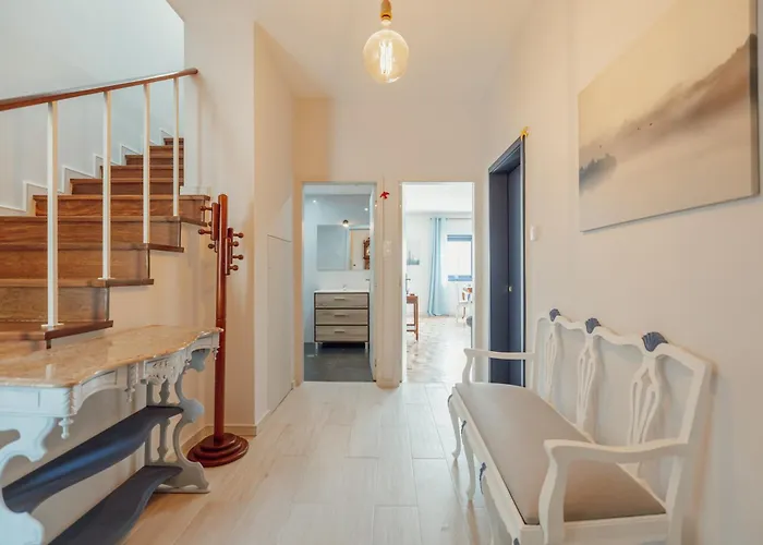 Blue By Hosty 度假居 *